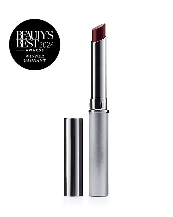 Mi-rouge à lèvres en Black Honey ou Pink Honey. Une teinte légère et diaphane qui glisse sur les lèvres pour en exalter la couleur naturelle. En deux teintes iconiques.