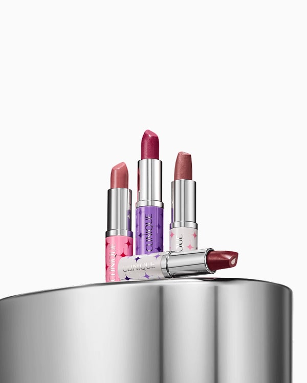 Baisers Clinique : Lipstick Set, &lt;b&gt;&lt;span style=&quot;color: #ba0000;&quot;&gt;Excluded from discounts.&lt;/span&gt;&lt;/b&gt;&lt;br&gt;A collection of Clinique’s most-loved lipsticks for lip care and lasting color.